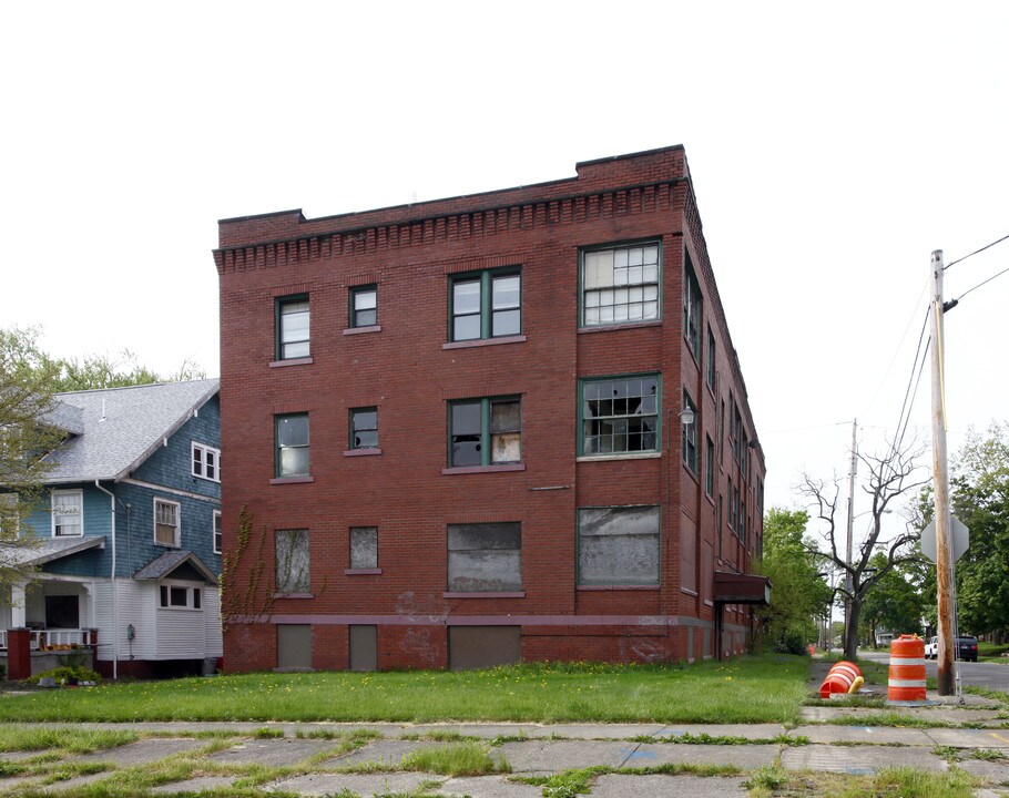 1119-1125 Bryson St in Youngstown, OH - Foto de edificio