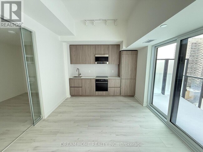 120 Broadway Ave in Toronto, ON - Building Photo - Building Photo