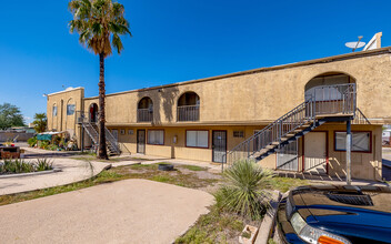 Kelso Court Apartments in Tucson, AZ - Foto de edificio - Building Photo