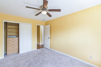 9734 Glen Ave, Unit 202 in Silver Spring, MD - Building Photo - Building Photo