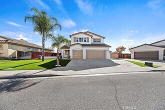 2870 Newcastle Way in San Jacinto, CA - Foto de edificio - Building Photo