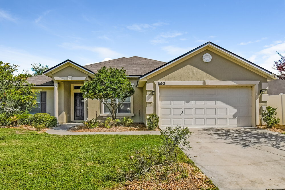 1563 Porter Lakes Dr in Jacksonville, FL - Building Photo