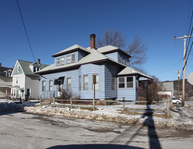 38 Pratt St in Winsted, CT - Building Photo - Building Photo