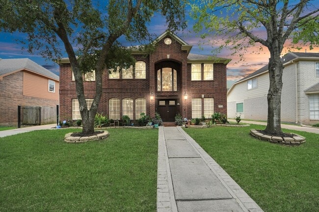 922 Bayhill Dr