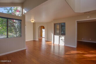 29712 Strawberry Hill Dr in Agoura Hills, CA - Building Photo - Building Photo