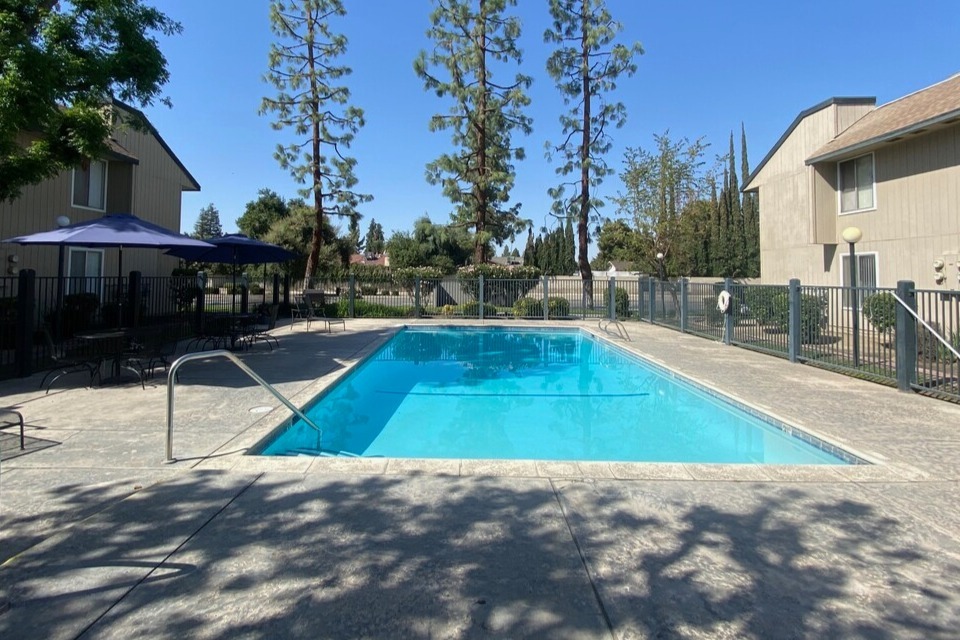 Ming Garden Apartments in Bakersfield, CA - Building Photo