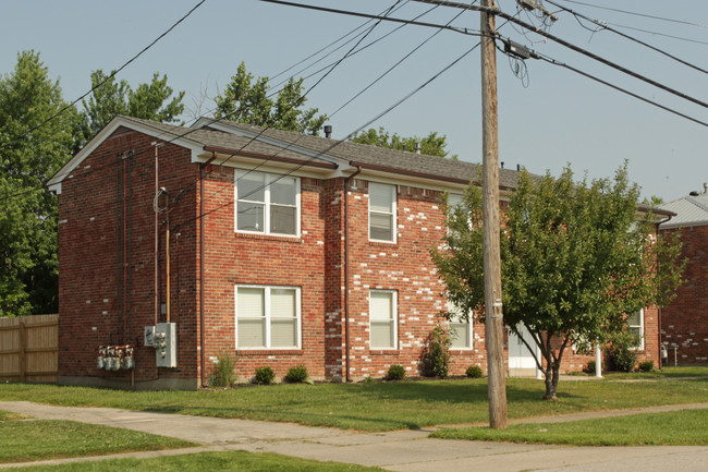 9705 Hudson Ln in Louisville, KY - Building Photo - Building Photo