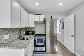 438 Brookside Ave in South Amboy, NJ - Foto de edificio - Building Photo