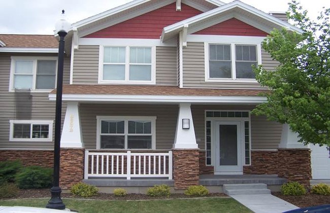 Mountain Home Family Housing in Mountain Home, ID - Foto de edificio - Building Photo