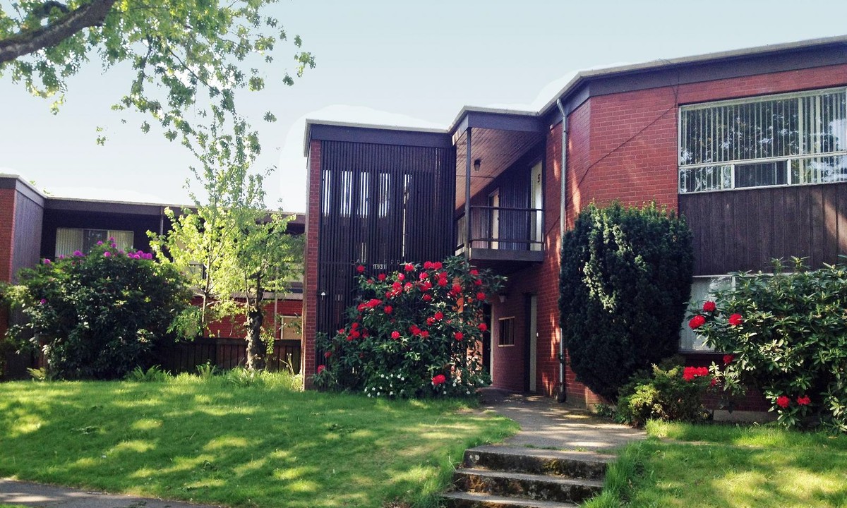 1931 Olympia Way in Longview, WA - Building Photo