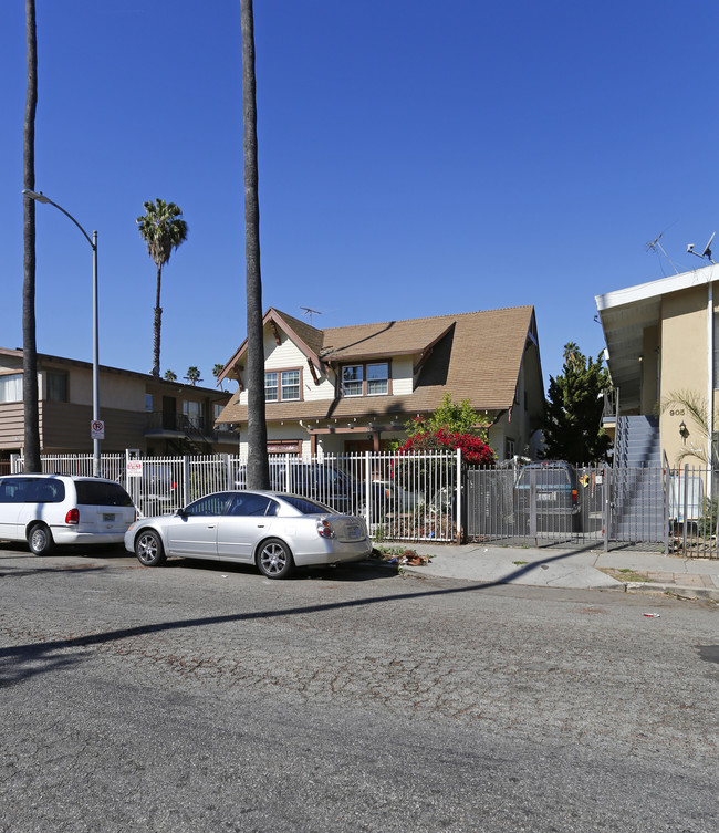 909-911 Fedora St in Los Angeles, CA - Foto de edificio - Building Photo