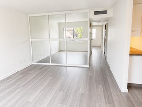 6601 Silverstream Ave in Las Vegas, NV - Building Photo - Building Photo