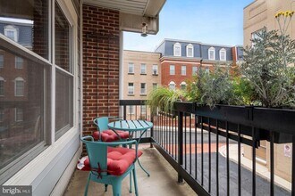 2414 19th St NW, Unit Apt. #34 in Washington, DC - Building Photo - Building Photo