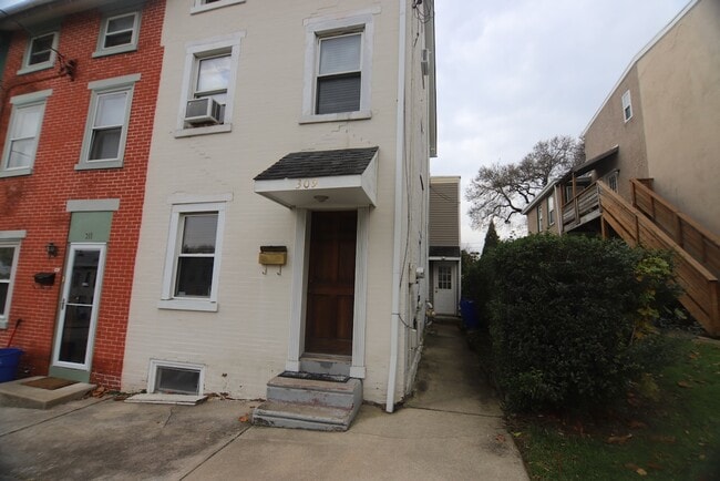 309 E 6th Ave in Conshohocken, PA - Building Photo - Building Photo