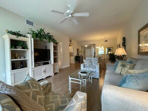 519 Roma Ct in Naples, FL - Building Photo - Building Photo