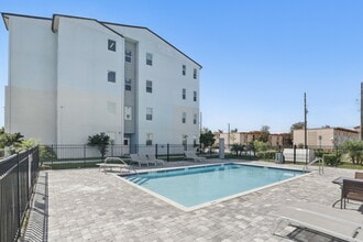 Sandlake Palazzo in Orlando, FL - Building Photo - Building Photo