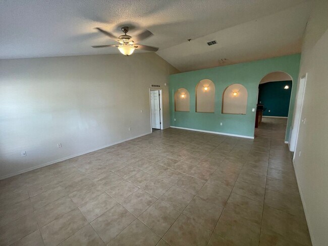 41 Bracken Ln in Palm Coast, FL - Building Photo - Building Photo