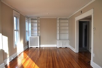44 N Pine Ave, Unit 2nd Floor Front in Albany, NY - Foto de edificio - Building Photo