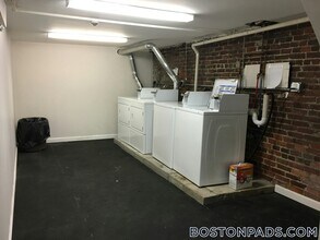 110 Willow St, Unit 4 in Cambridge, MA - Building Photo - Building Photo