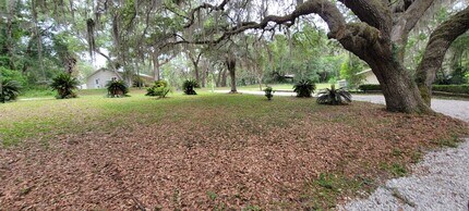 141 SE 59th St in Keystone Heights, FL - Foto de edificio - Building Photo