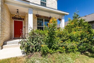 5043 Segovia Way in San Antonio, TX - Building Photo - Building Photo
