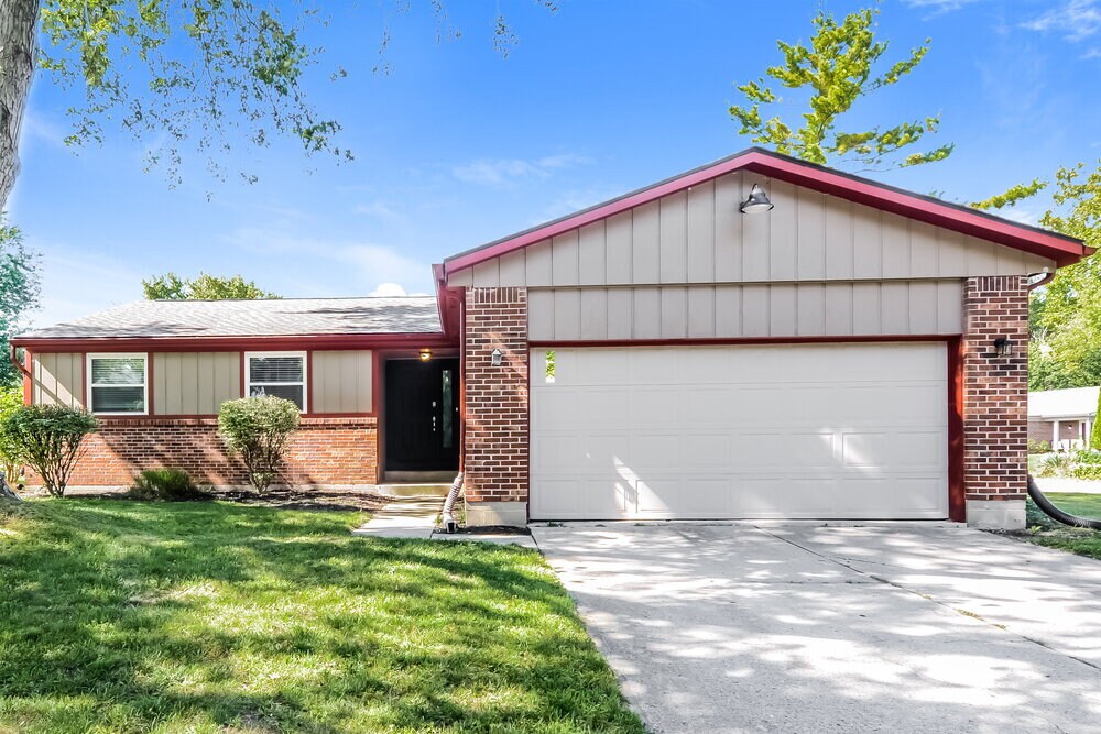 8130 Clayburn Dr in Indianapolis, IN - Building Photo