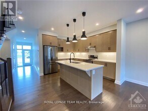 68 Michael Stoqua St in Ottawa, ON - Building Photo - Building Photo