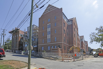 Shelbourne Towers in Knoxville, TN - Building Photo - Building Photo