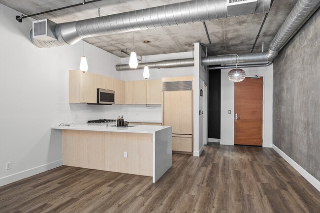 877 Island Ave