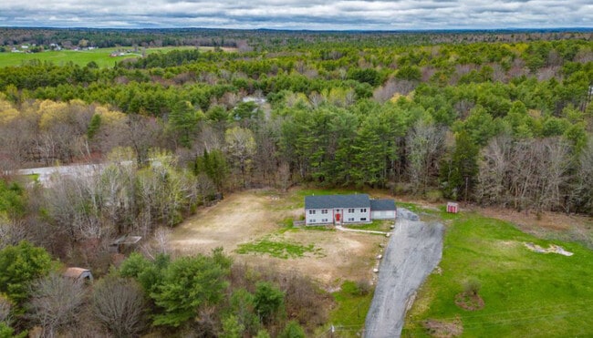 18 Chestnut Dr, Unit 202 wDeck
