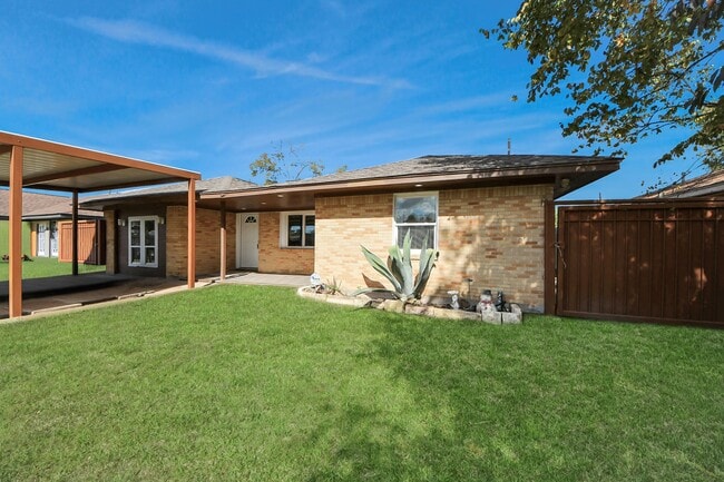 property at 8925 Homewood Ln