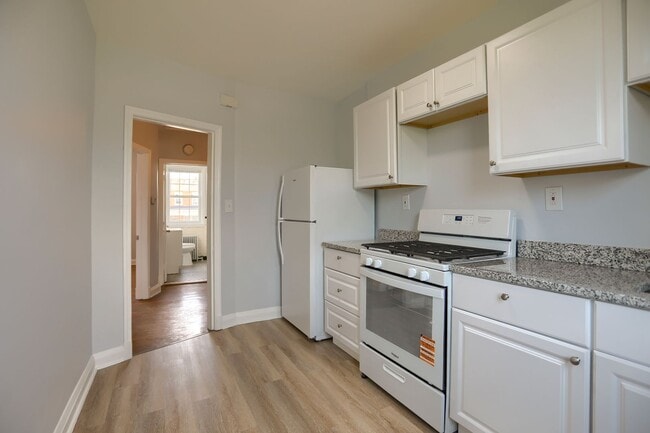 property at 1323 N Kenwood Ave