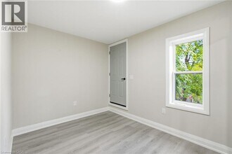 489 Cannon St E in Hamilton, ON - Building Photo - Building Photo