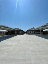 1101 W Sunset Valley St in Alton, TX - Building Photo