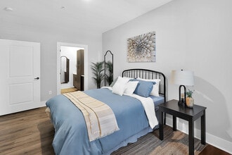 Pointe Grand Jacksonville West in Jacksonville, FL - Building Photo - Building Photo