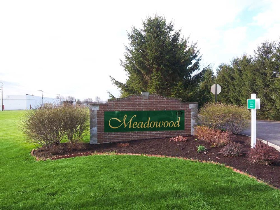 Meadowood Apartments in Rensselaer, IN - Building Photo