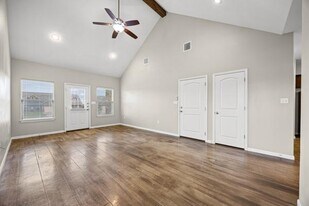 102 Stockton Family Ct in Jarrell, TX - Building Photo