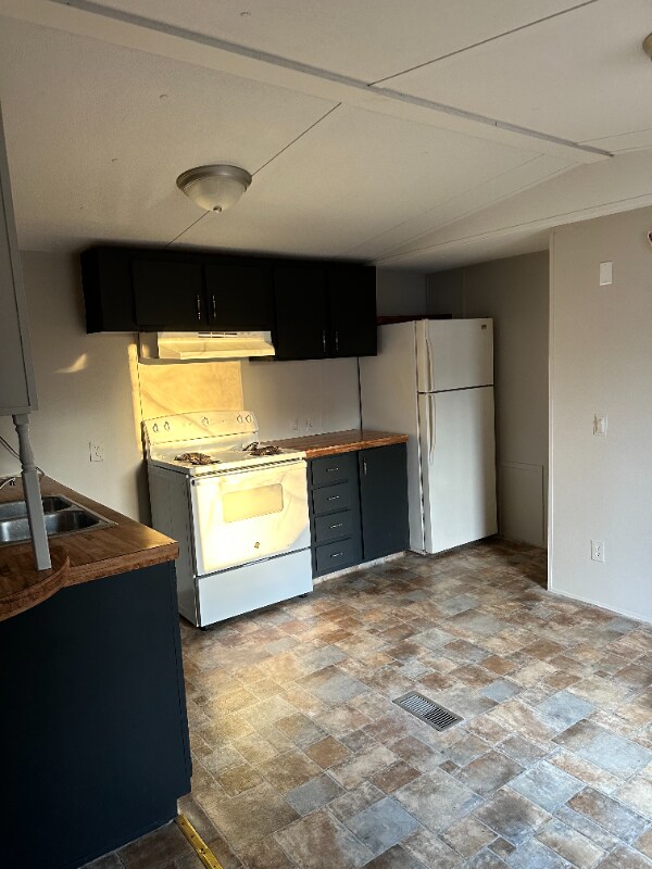 0 Acorn Village Ln in Waverly, TN - Foto de edificio - Building Photo