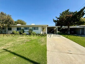 1012 Pebble Beach Dr in Bakersfield, CA - Building Photo