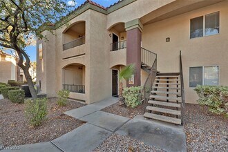 7885 W Flamingo Rd in Las Vegas, NV - Foto de edificio - Building Photo