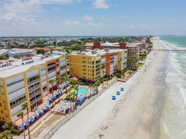 16750 Gulf Blvd in North Redington Beach, FL - Foto de edificio - Building Photo