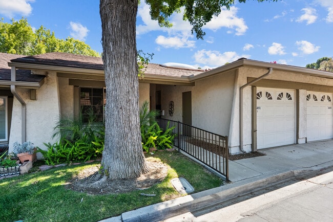 26851 Oak Branch Cir in Santa Clarita, CA - Building Photo - Building Photo