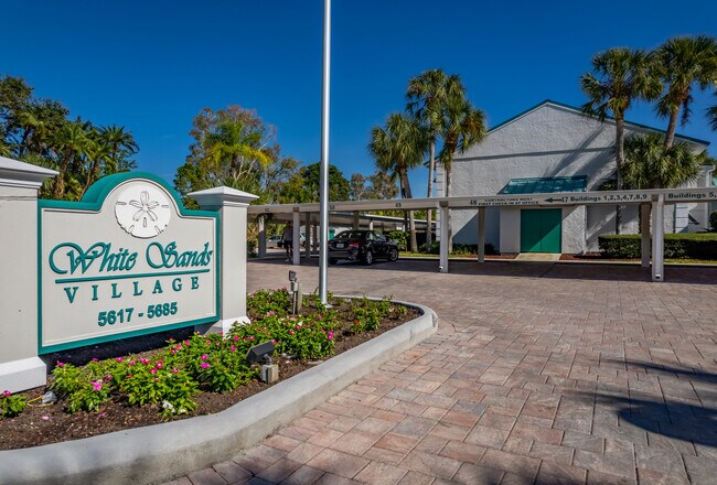 White Sands Village Condominiums in Sarasota, FL - Foto de edificio - Building Photo