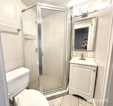 710 W 48th St-Unit -104 in Kansas City, MO - Building Photo - Building Photo