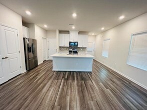 280 Brook Farm Ln in Fuquay Varina, NC - Building Photo - Building Photo