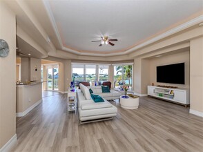 6100 Jessie Harbor Dr in Osprey, FL - Foto de edificio - Building Photo