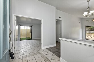 6866 Watercourse Dr in Carlsbad, CA - Building Photo - Building Photo