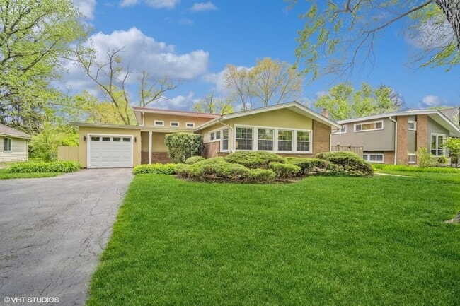 719 Pine St in Deerfield, IL - Building Photo - Building Photo