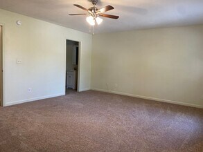 214-214 Bass Pond Glen Dr in Nicholasville, KY - Building Photo - Building Photo