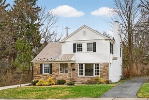 20945 Halworth Rd in Shaker Heights, OH - Building Photo